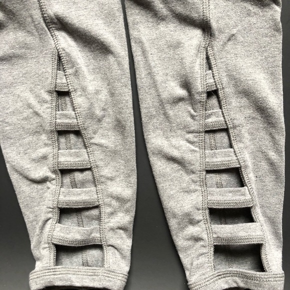 Old Navy fitted gray leggings with lattice hem. - Picture 3 of 6